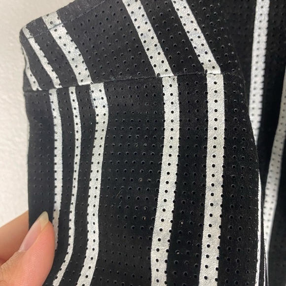 ASOS Black and White Striped Crop Top Leather Sleeveless Size 0 - Picture 5 of 7